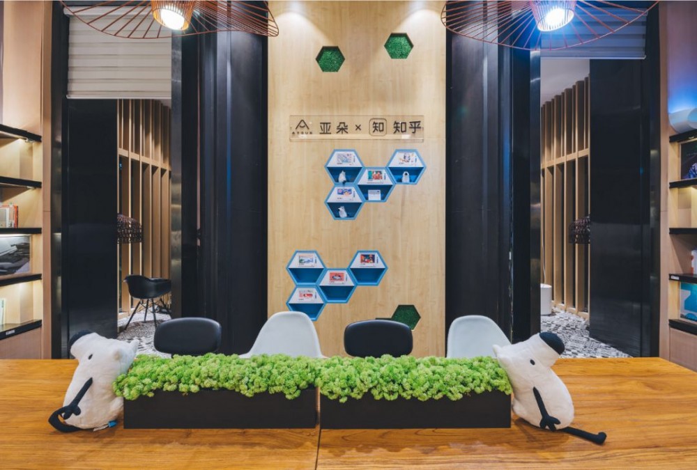 亚朵推出新IP酒店,除了谁是合作方,你可能还要关注这些